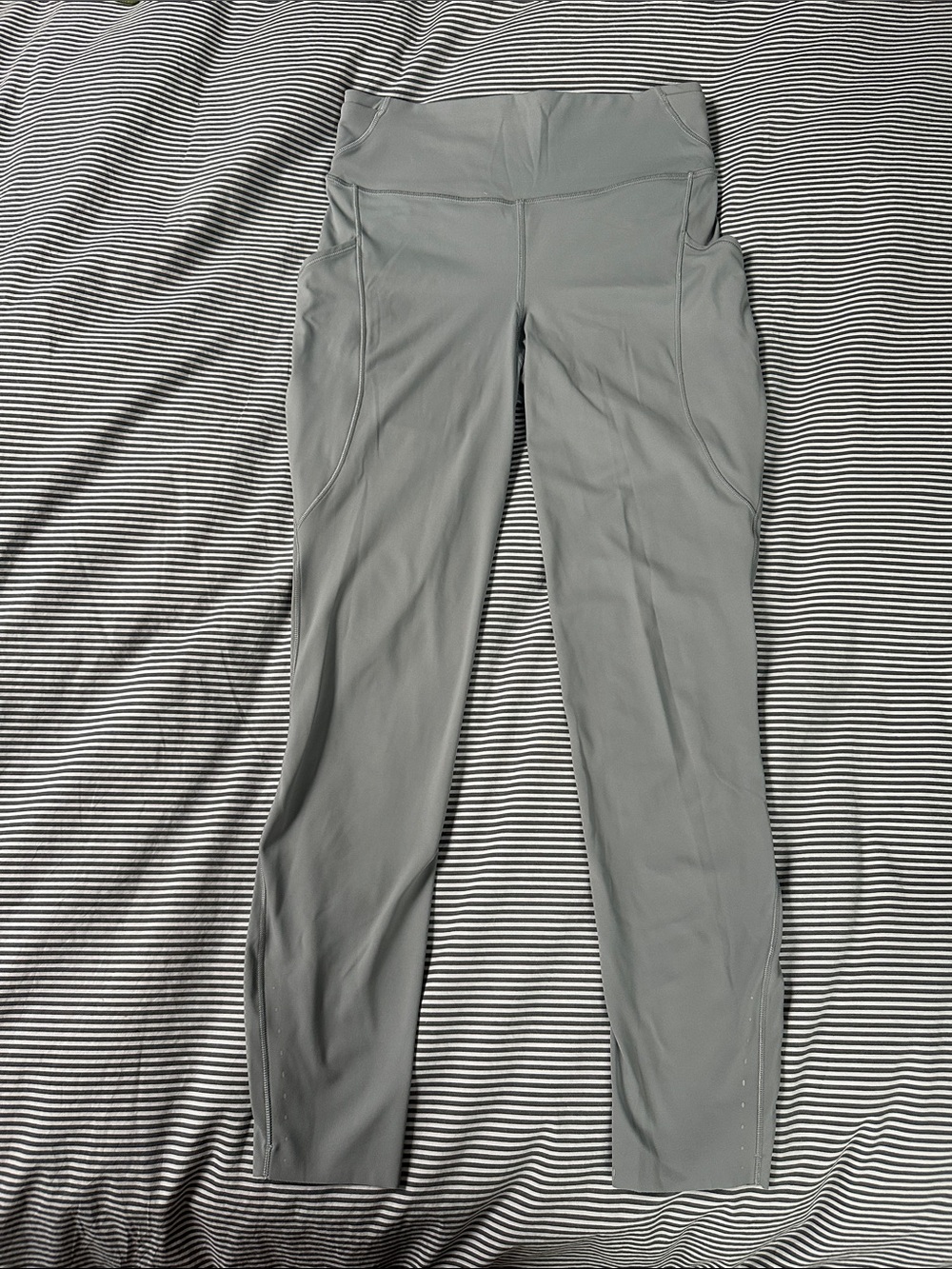 lululemon athletica Fast and Free HR tight 25” with Pockets in Rhino Grey